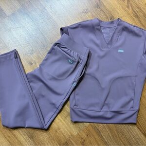 FIGS FormX Scrub Set